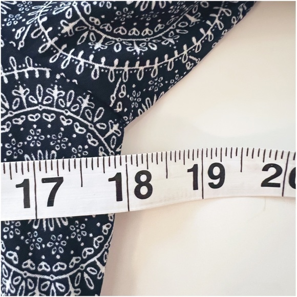 Tommy Hilfiger 3/4 Bell Sleeve Geometric Print Shift Dress Navy/Cream Size 6 - Picture 10 of 13